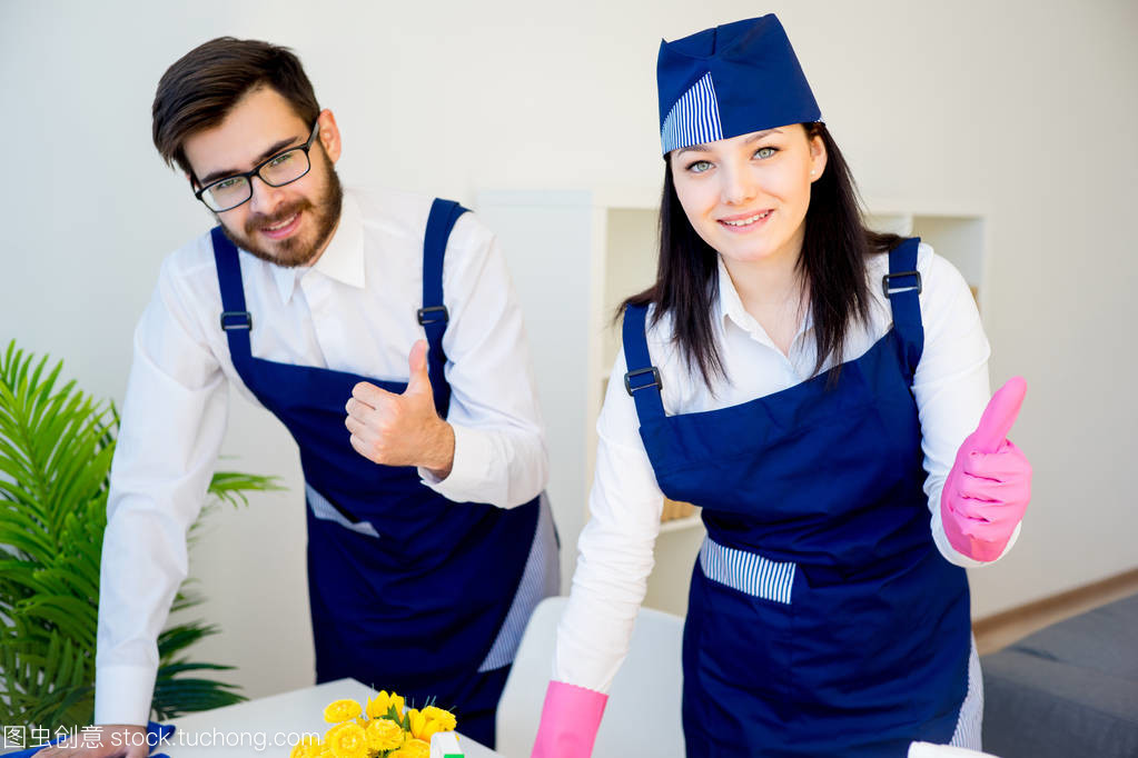 專業(yè)清潔服務(wù)團(tuán)隊(duì) 為您打造煥然一新的家居空間